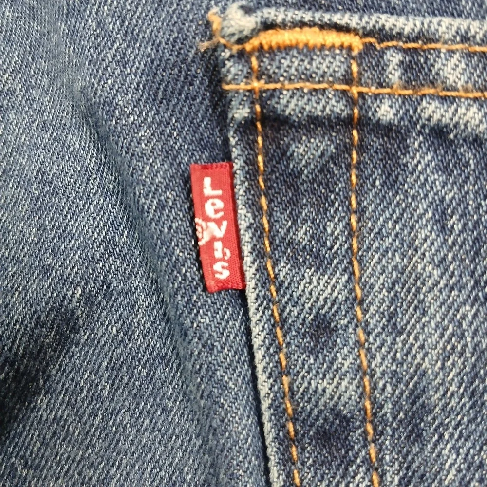 Levi's 550 Relaxed Fit Tapered Leg‎ Jeans Mens 50x30 Medium Wash Blue Denim EUC